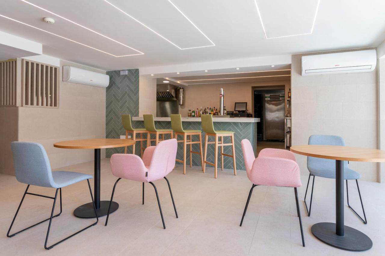 Halley Hotel & Apartments Affiliated By Melia Бенидорм Екстериор снимка
