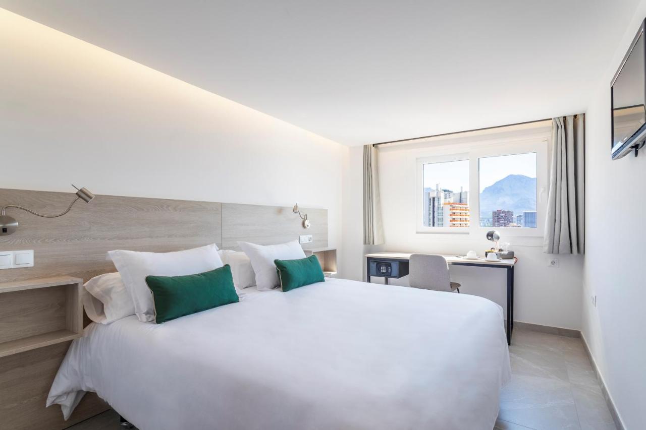 Halley Hotel & Apartments Affiliated By Melia Бенидорм Екстериор снимка