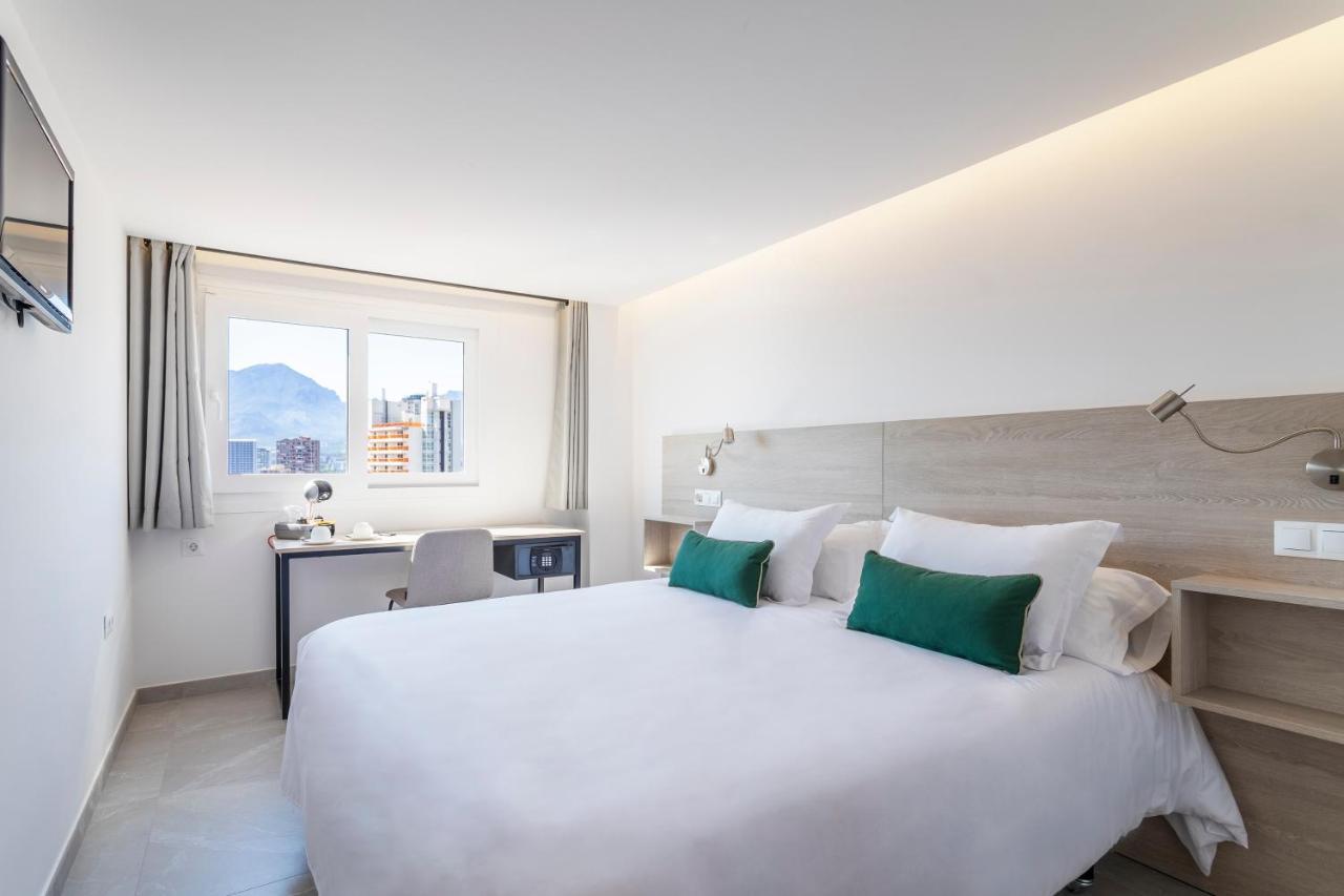 Halley Hotel & Apartments Affiliated By Melia Бенидорм Екстериор снимка