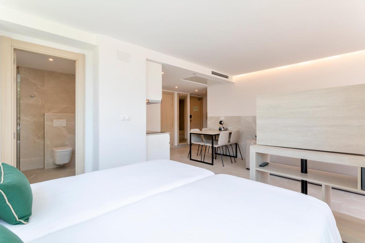 Halley Hotel & Apartments Affiliated By Melia Бенидорм Екстериор снимка