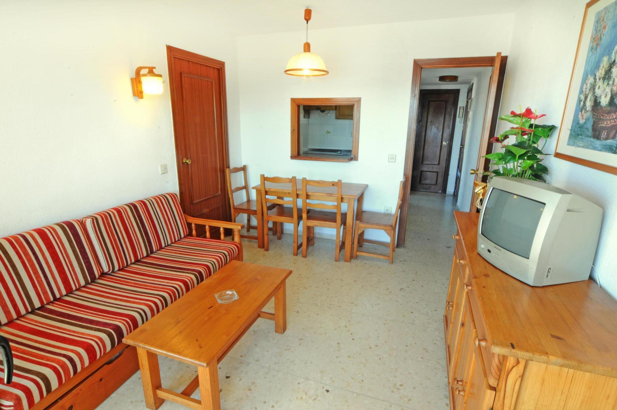 Halley Hotel & Apartments Affiliated By Melia Бенидорм Екстериор снимка