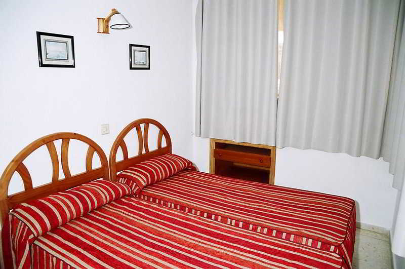 Halley Hotel & Apartments Affiliated By Melia Бенидорм Екстериор снимка