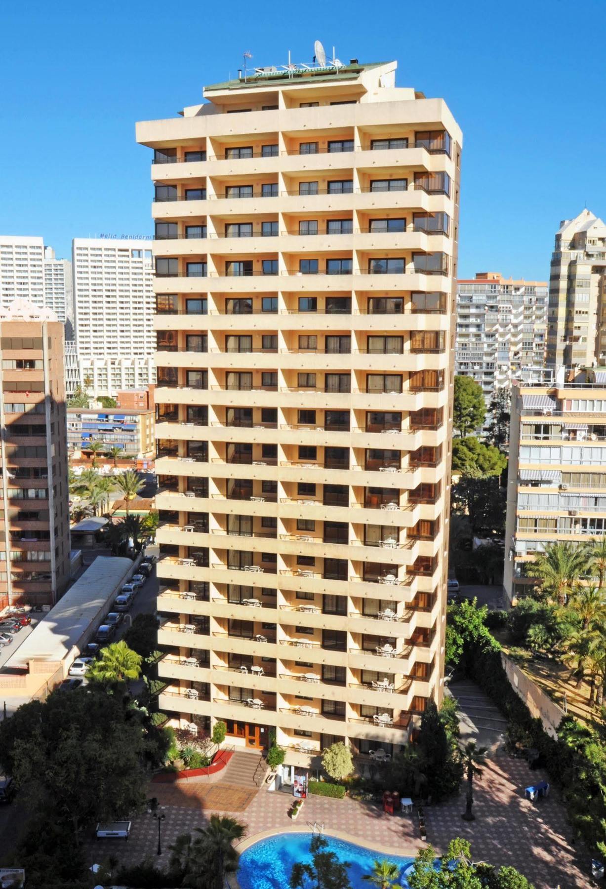Halley Hotel & Apartments Affiliated By Melia Бенидорм Екстериор снимка