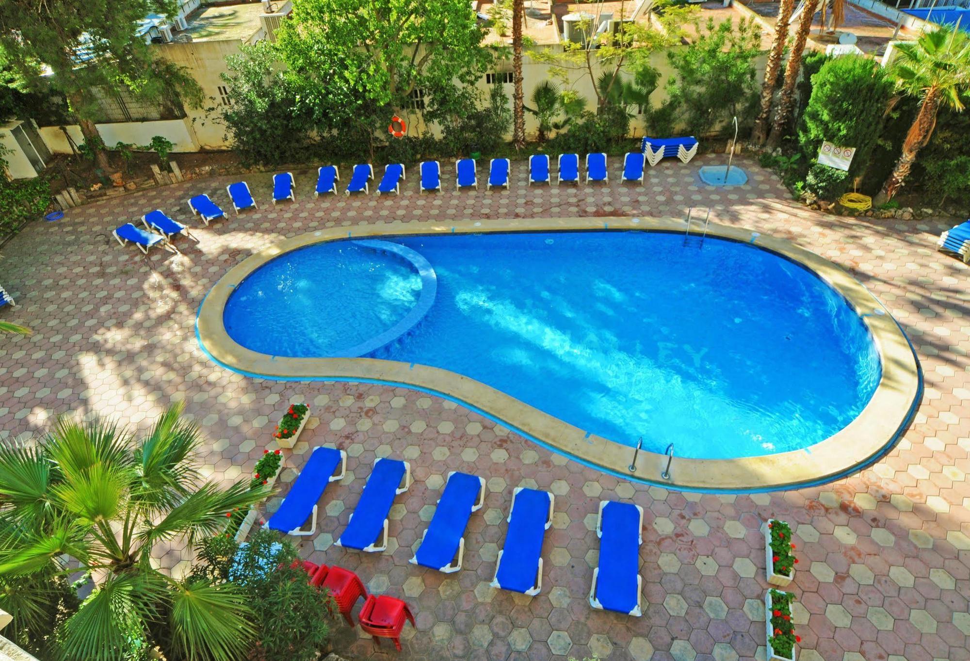 Halley Hotel & Apartments Affiliated By Melia Бенидорм Екстериор снимка